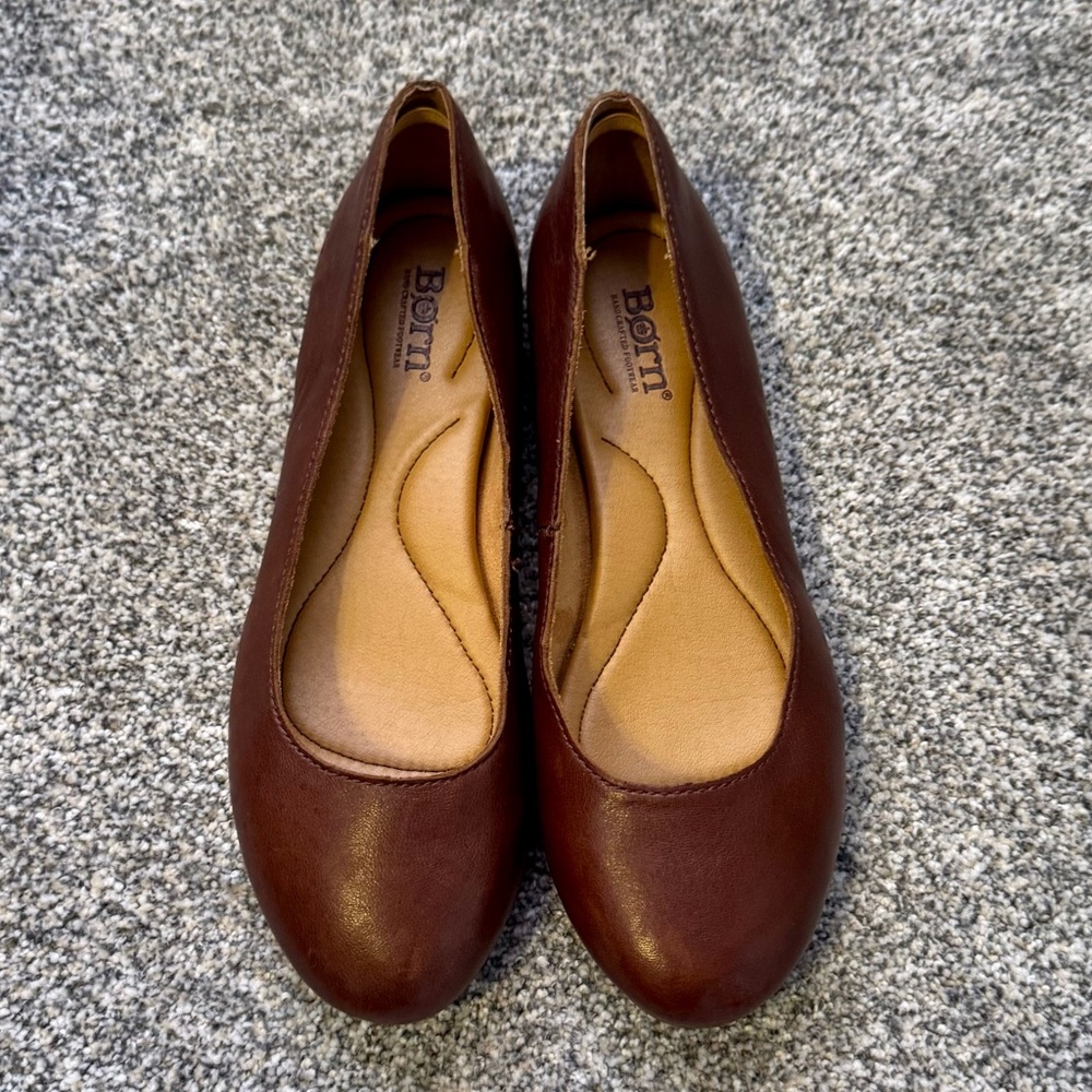 EUC Born Dark Brown Leather Flats Sz 7.5 - Picture 6 of 7